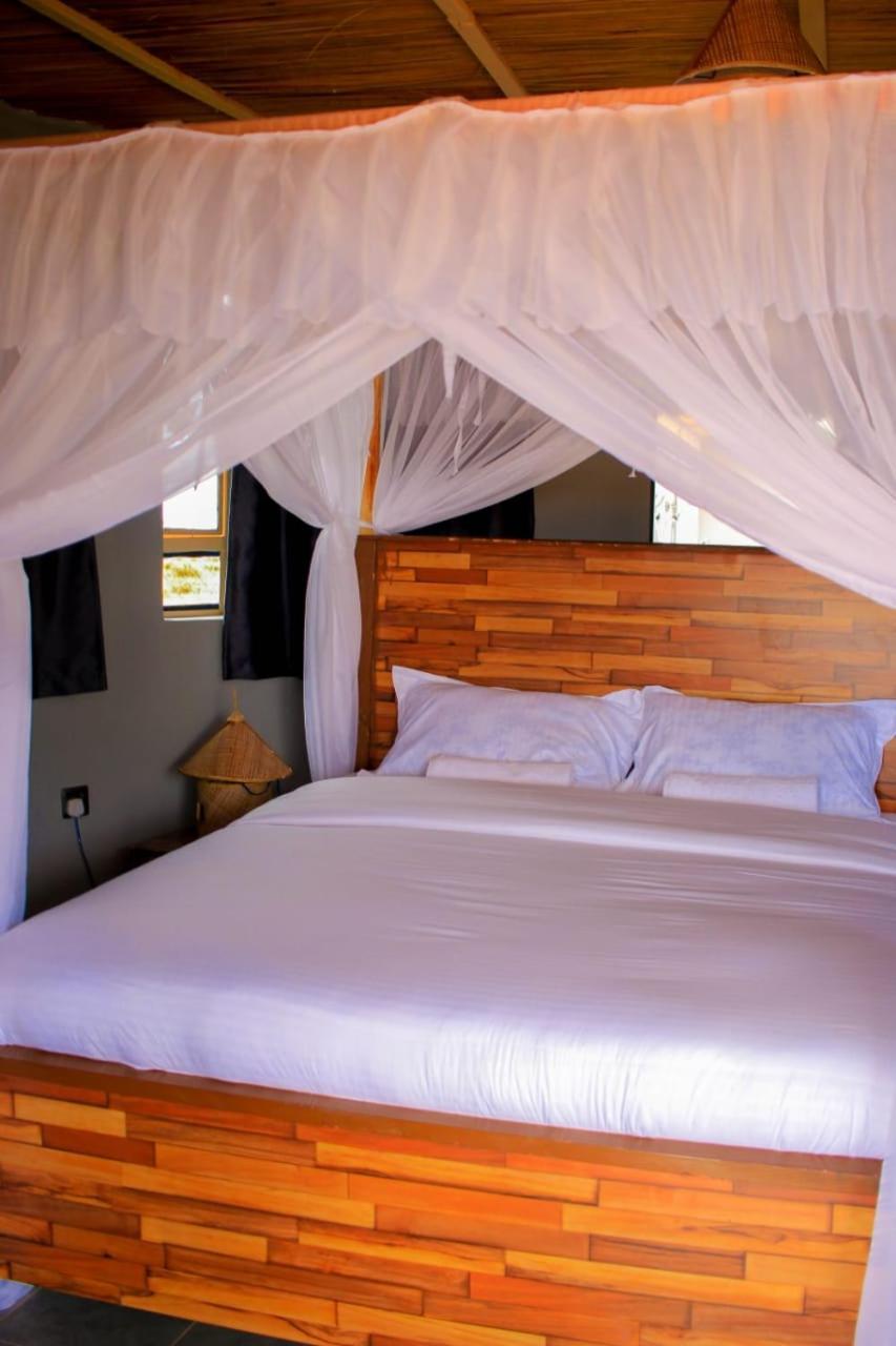 Amanya 3-Bedroom Hut Амбосели Екстериор снимка